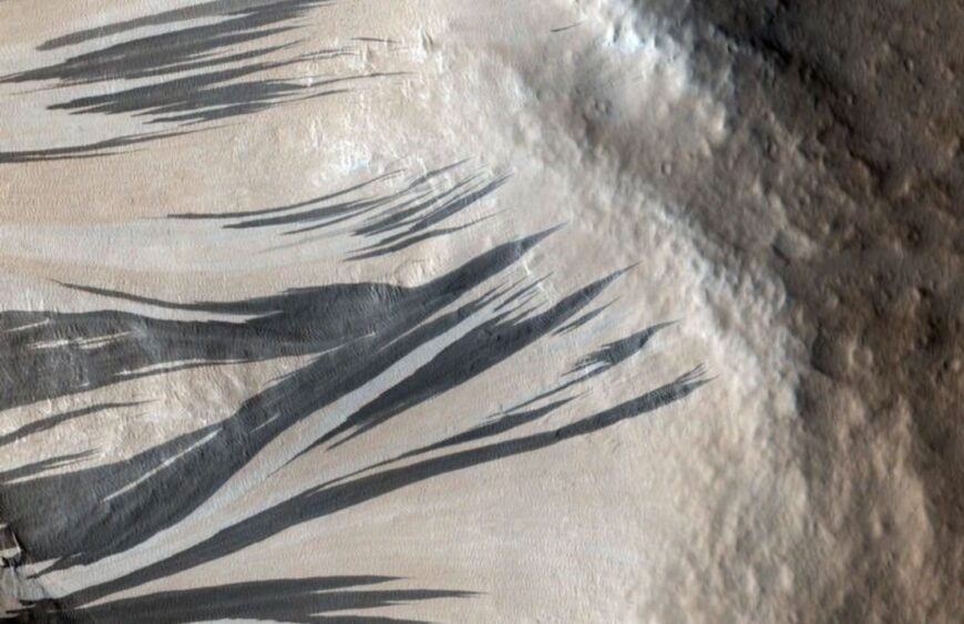 slope-streaks-on-mars.jpg